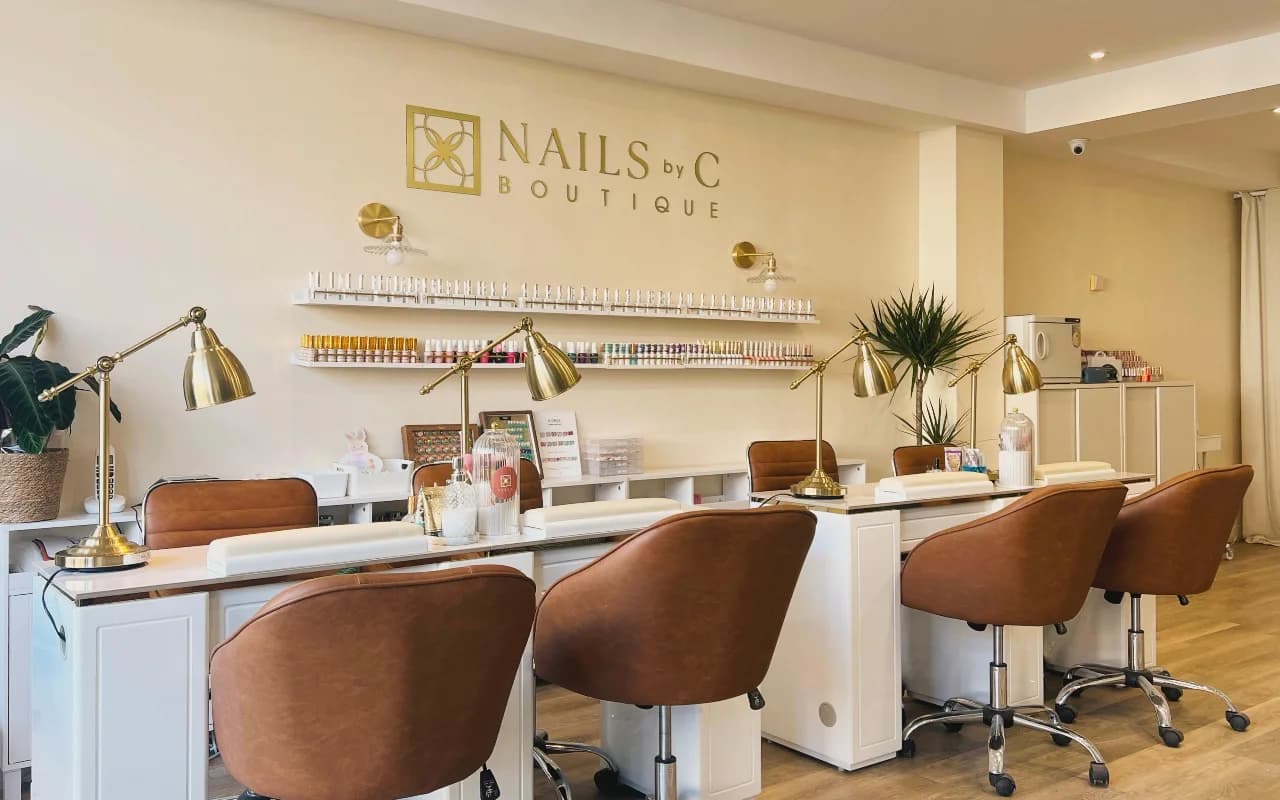 nail bar